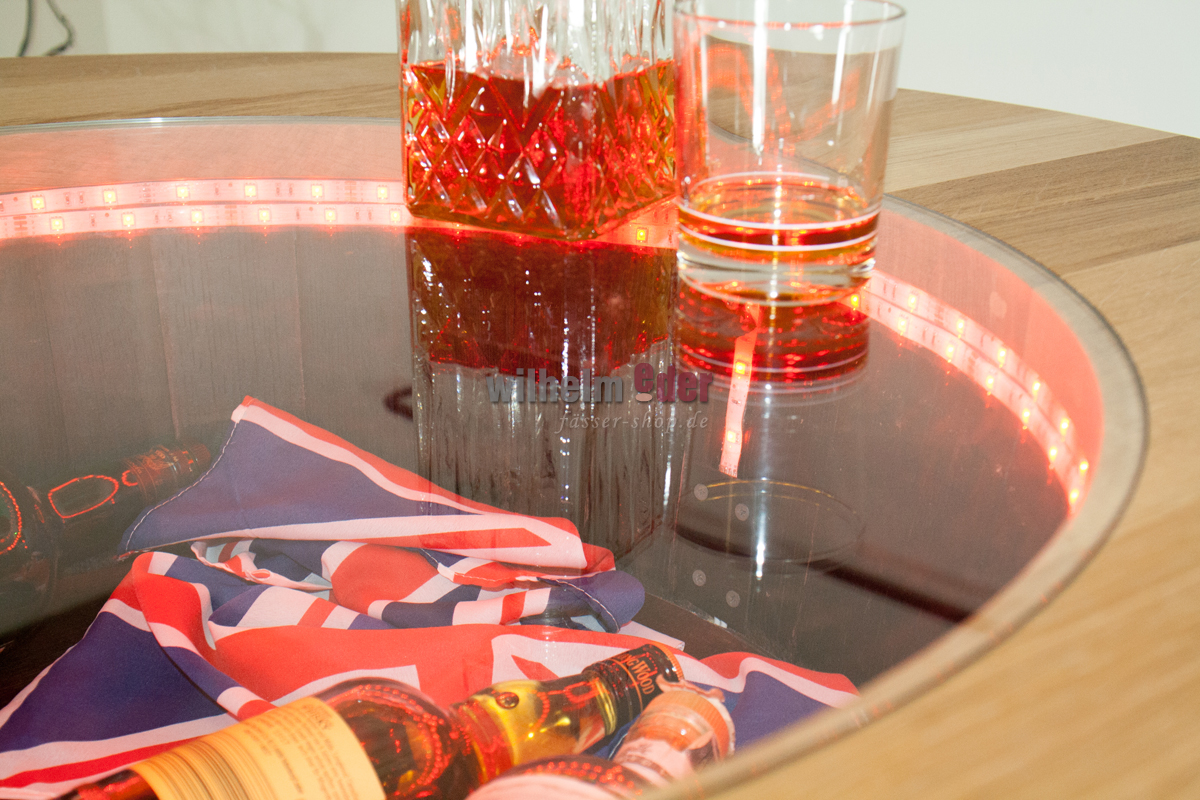 stehtisch_m_tischplatte_und_eingel_Glasplatte_11