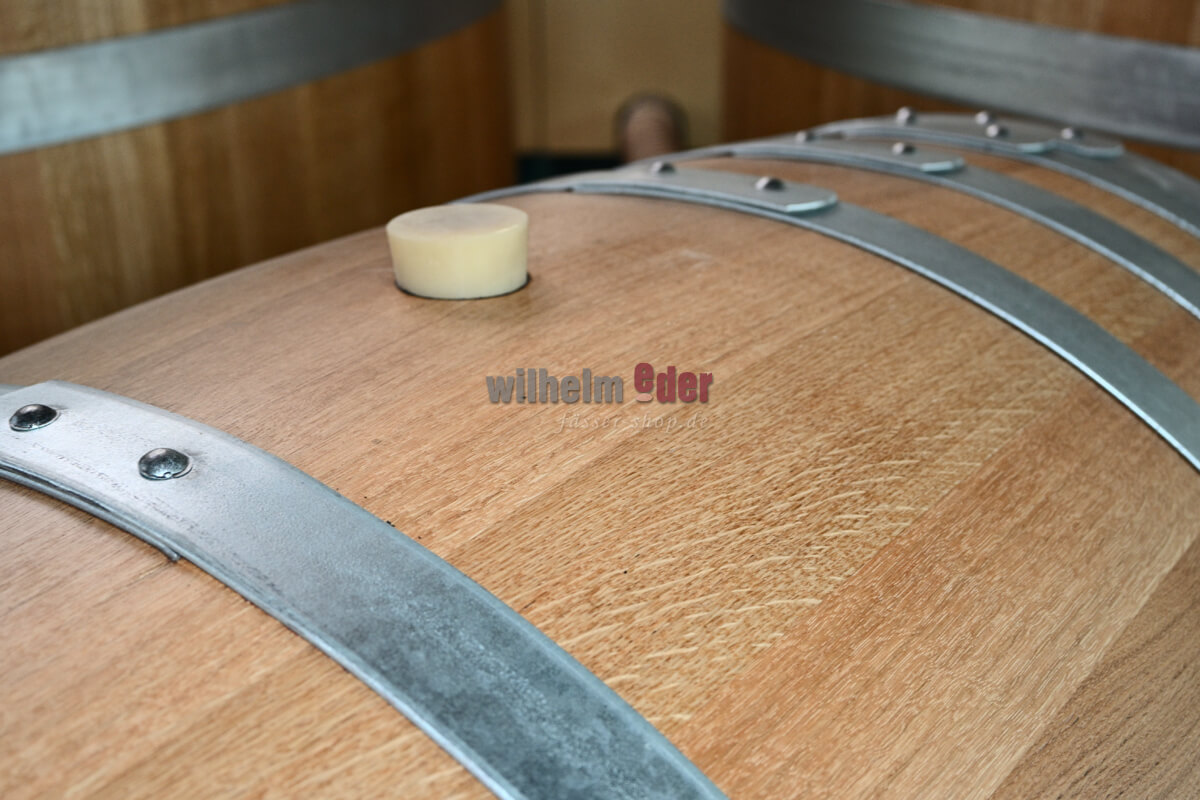 grossfass_oval_300l_600_l_holztuer_6xmPPnTl8Fiwvs